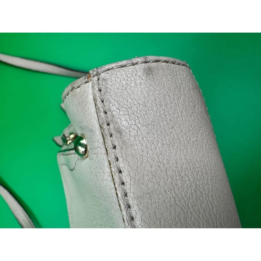 Kate Spade New York leather crossbody bag light gray pebbled purse w zip pockets